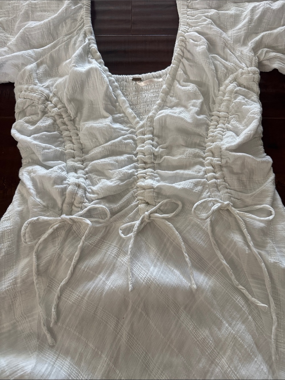 Free People Hard To Resist White Ruched Bodice Midi Dress w/Flutter Sleeves Sz M - Picture 5 of 12